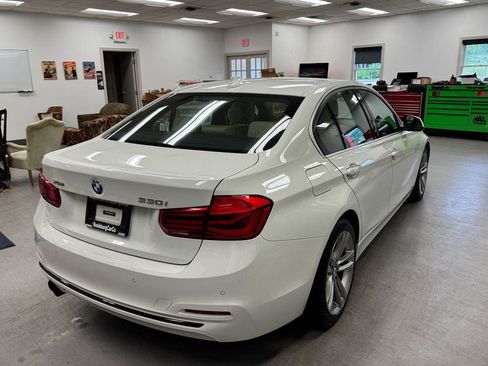 Used 2017 BMW 330i xDrive Sedan AWD/4WD image 30
