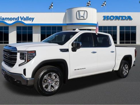 Used 2024 GMC Sierra 1500 SLT image 3