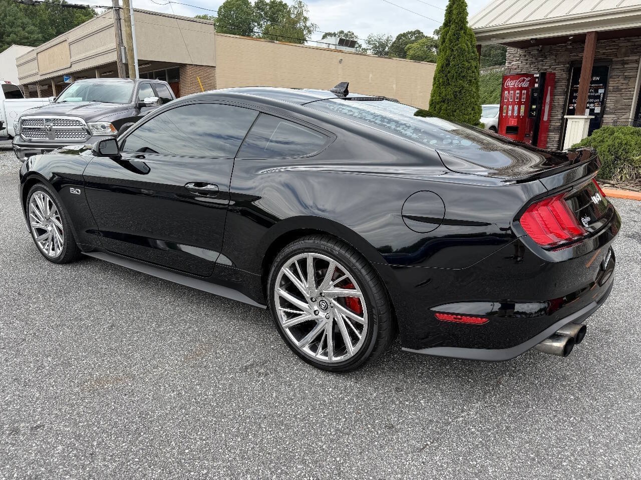 Used 2020 Ford Mustang GT RWD image 8