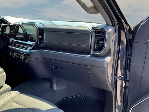 Used 2023 Chevrolet Silverado 1500 LT image 18