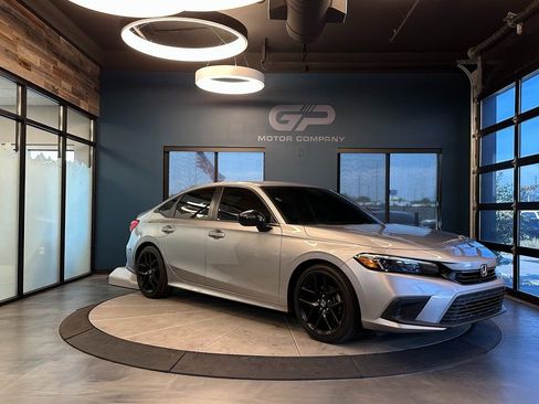 Used 2022 Honda Civic Sport image 1