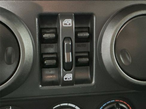 Used 2010 Jeep Wrangler Unlimited Sport image 29