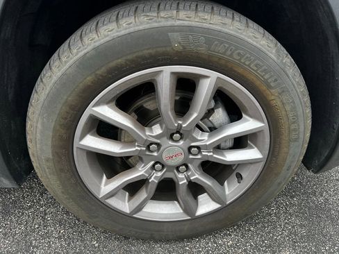 Used 2023 GMC Terrain SLT AWD/4WD image 19