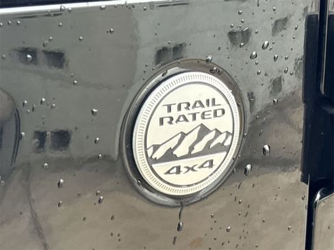 Used 2019 Jeep Wrangler Unlimited Sahara image 9