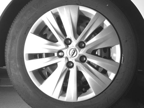 Used 2025 Nissan Sentra S image 15