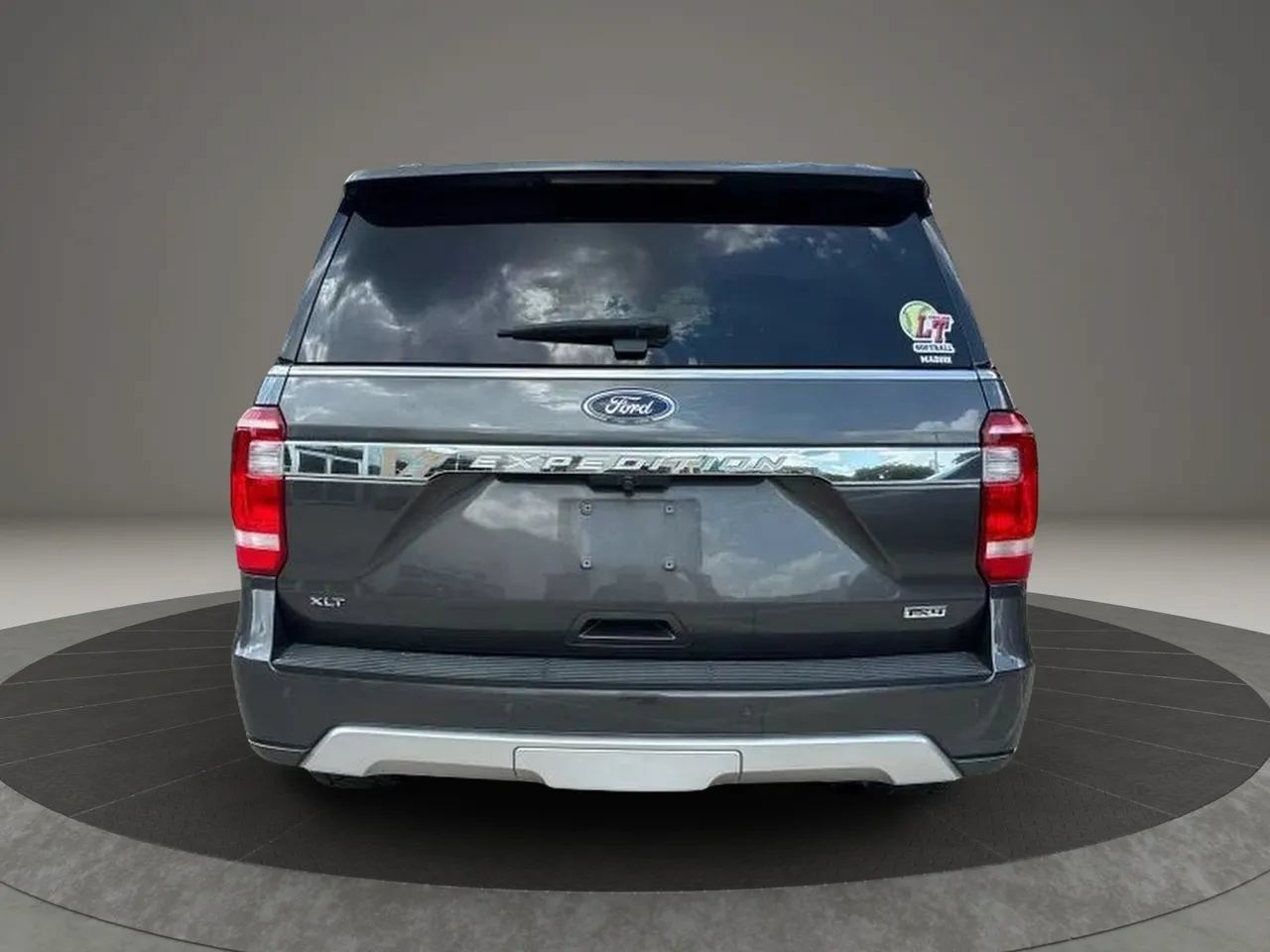 Used 2019 Ford Expedition XLT w/ Equipment Group 202A AWD/4WD image 8
