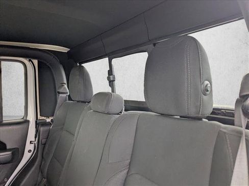 Used 2025 RAM 2500 Laramie AWD/4WD image 12