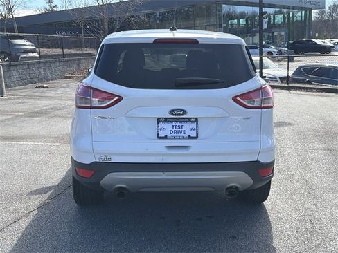 Used 2015 Ford Escape SE image 6