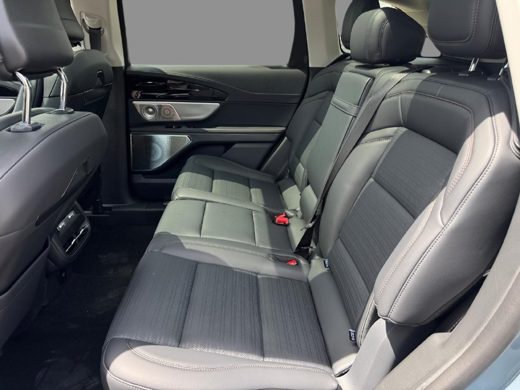 New 2026 Lincoln Nautilus Reserve AWD/4WD image 13