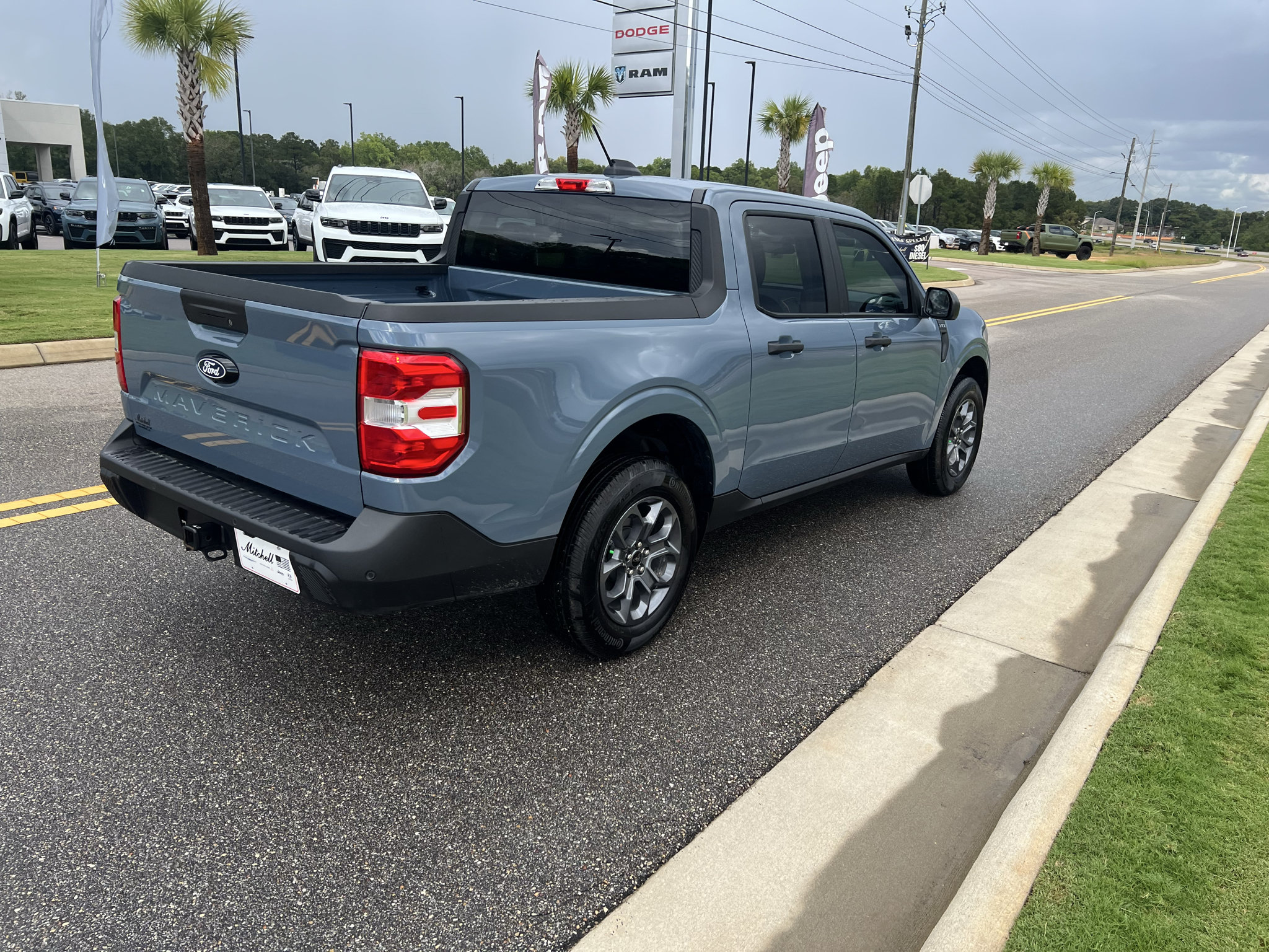Used 2026 Ford Maverick XLT FWD image 3