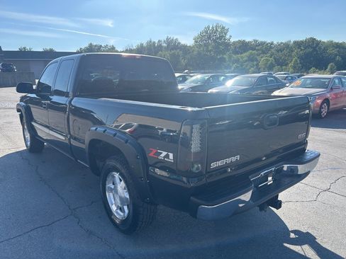 Used 2006 GMC Sierra 1500 SLE w/ Light Duty Power Package AWD/4WD image 8