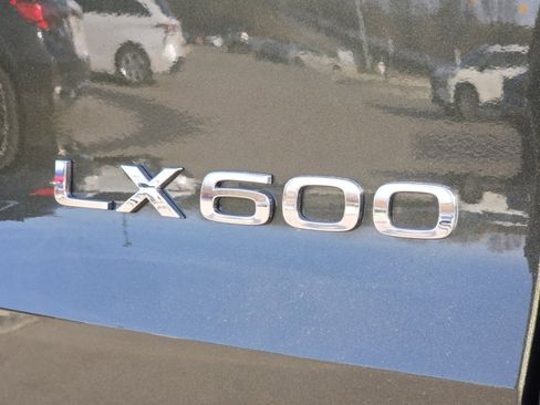 New 2025 Lexus LX 600 4WD w/ Premium Package image 31