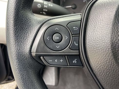 Used 2025 Toyota Corolla LE image 31