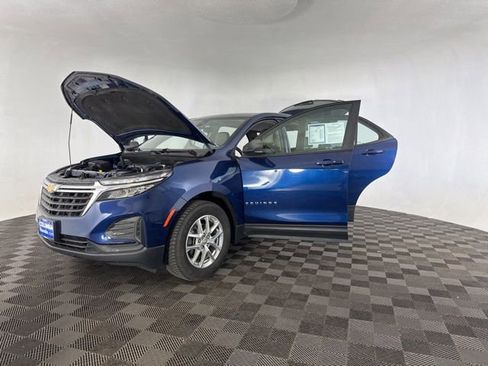 Used 2022 Chevrolet Equinox LS image 13