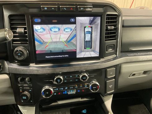 Used 2023 Ford F350 Limited w/ FX4 Off-Road Package AWD/4WD image 22