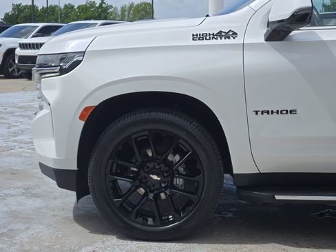 Used 2022 Chevrolet Tahoe High Country AWD/4WD image 9
