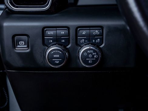 Used 2024 GMC Sierra 3500 Denali Ultimate AWD/4WD image 22