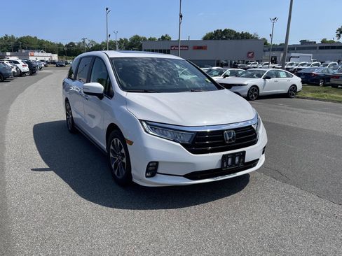 Used 2024 Honda Odyssey EX-L image 1