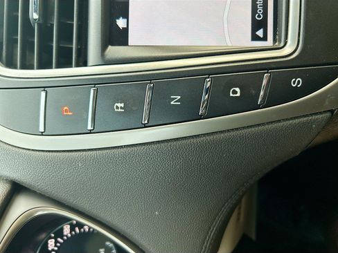 Used 2017 Lincoln MKX Reserve w/ Lincoln MKX Climate Package FWD image 30