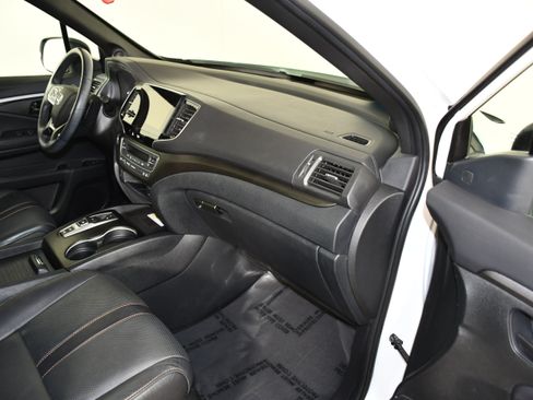 Certified 2023 Honda Passport TrailSport image 42