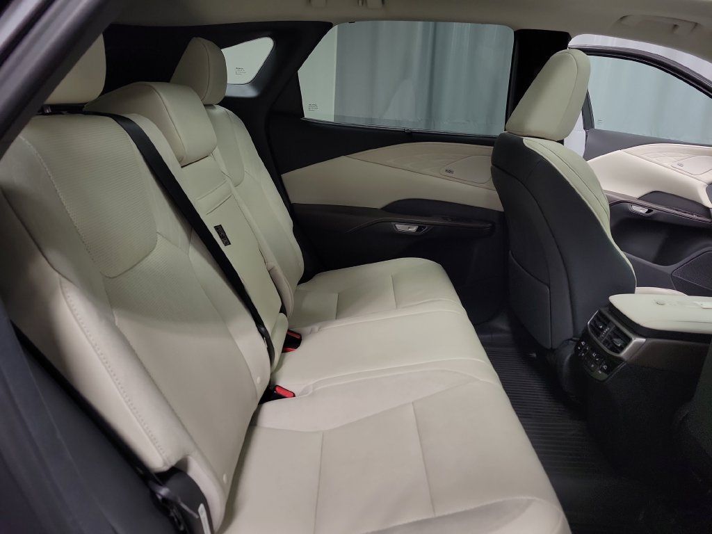 Used 2024 Lexus RX 350 AWD w/ Convenience Package image 33