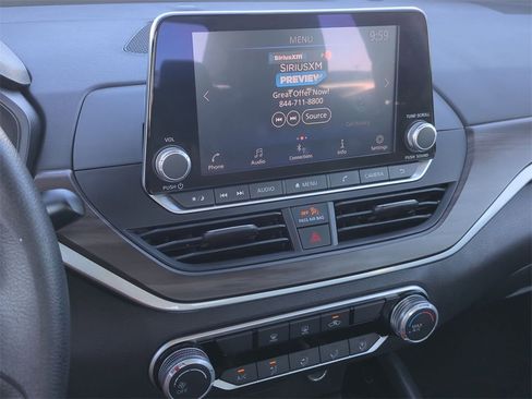 Used 2024 Nissan Altima 2.5 SV image 13