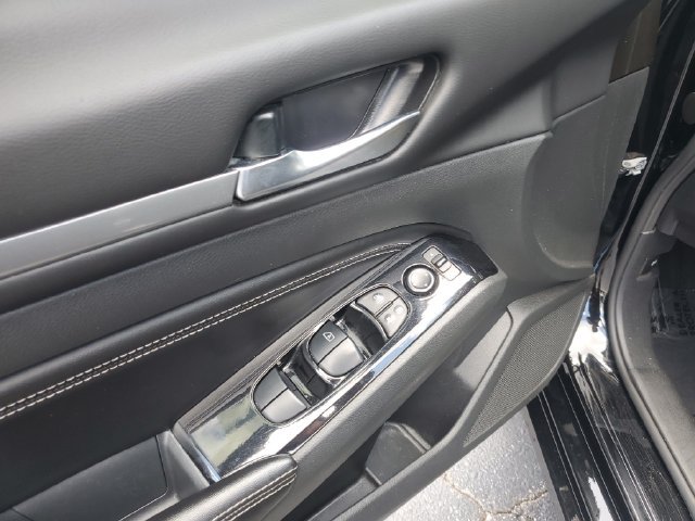 Used 2023 Nissan Altima 2.5 SV w/ SV Premium Package FWD image 12
