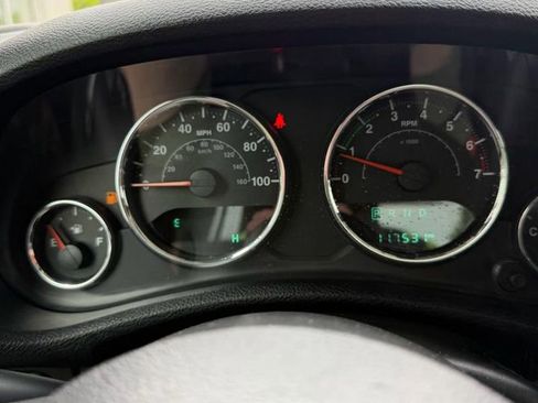 Used 2015 Jeep Wrangler Rubicon w/ Power Convenience Group AWD/4WD image 19