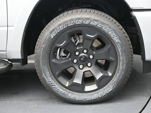 New 2026 RAM 1500 4x4 Crew Cab image 31