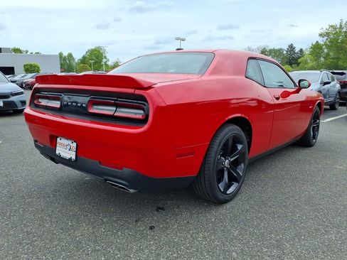 Used 2018 Dodge Challenger R/T RWD image 18