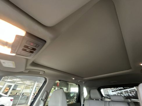 Used 2025 Nissan Rogue SV w/ SV Premium Package AWD/4WD image 23