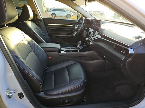 Certified 2024 Nissan Altima 2.0 SR image 7