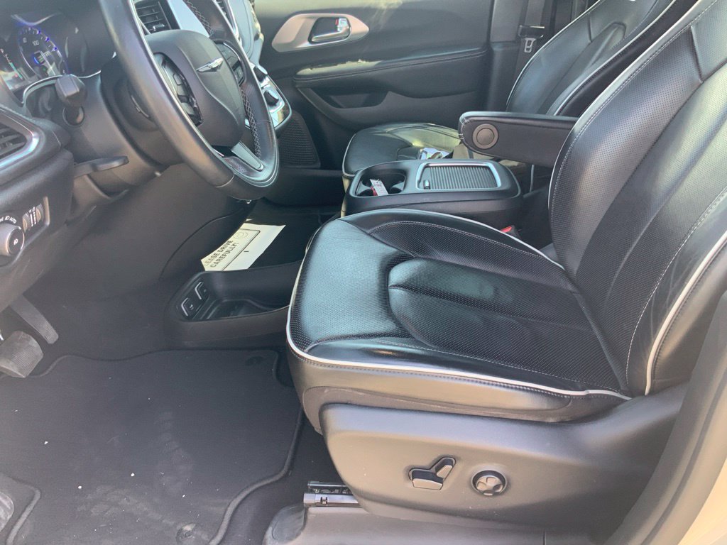 Certified 2020 Chrysler Pacifica Limited FWD image 15