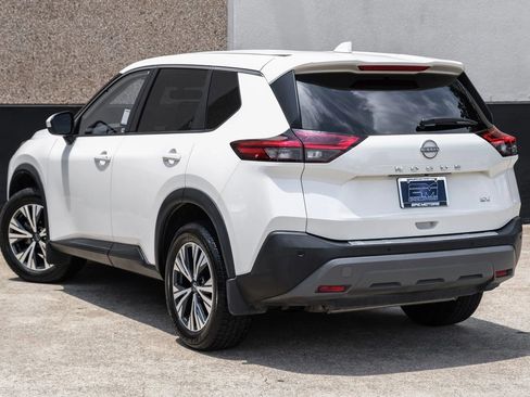 Used 2023 Nissan Rogue SV FWD image 9