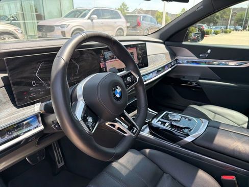 Used 2025 BMW 740i RWD image 6