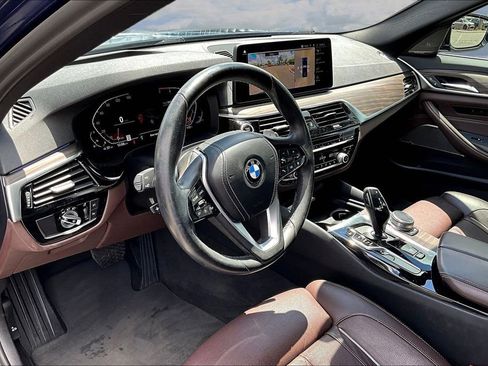 Used 2021 BMW 530i w/ Premium Package RWD image 16
