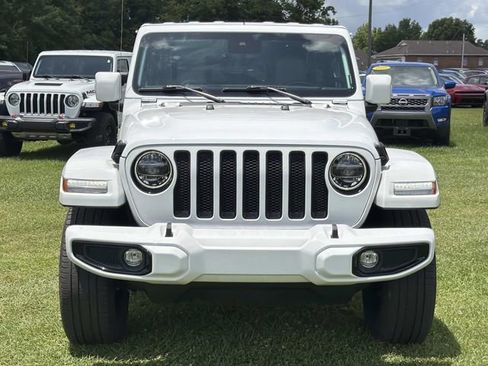Used 2022 Jeep Wrangler Unlimited Sahara AWD/4WD image 3