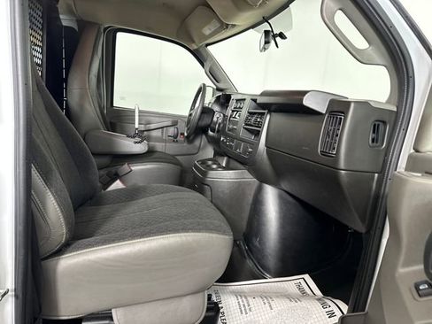 Used 2024 Chevrolet Express 2500 image 26