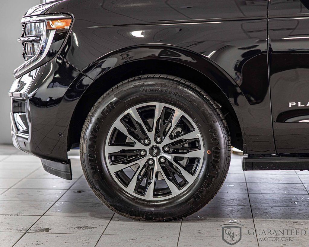 Used 2025 Ford Expedition Platinum AWD/4WD image 7