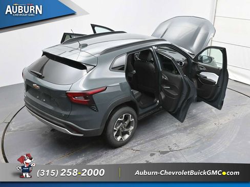 New 2026 Chevrolet Trax LT w/ LT Convenience Package image 38