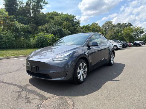 Used 2021 Tesla Model Y Long Range AWD/4WD image 1