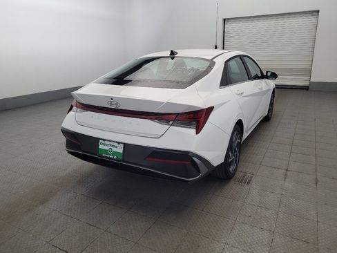 Used 2025 Hyundai Elantra SEL FWD image 7