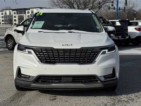 Used 2024 Kia Carnival SX Prestige image 3