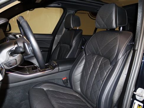 Used 2023 BMW X5 M50i w/ Climate Comfort Package image 40
