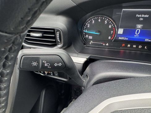Used 2022 Ford Explorer XLT w/ Equipment Group 202A image 32