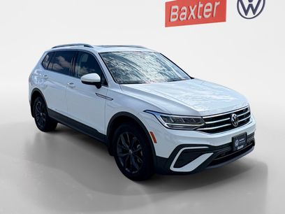 Used 2022 Volkswagen Tiguan SE w/ Panoramic Sunroof Package
