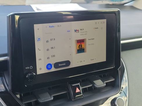 Used 2025 Toyota Corolla LE image 27