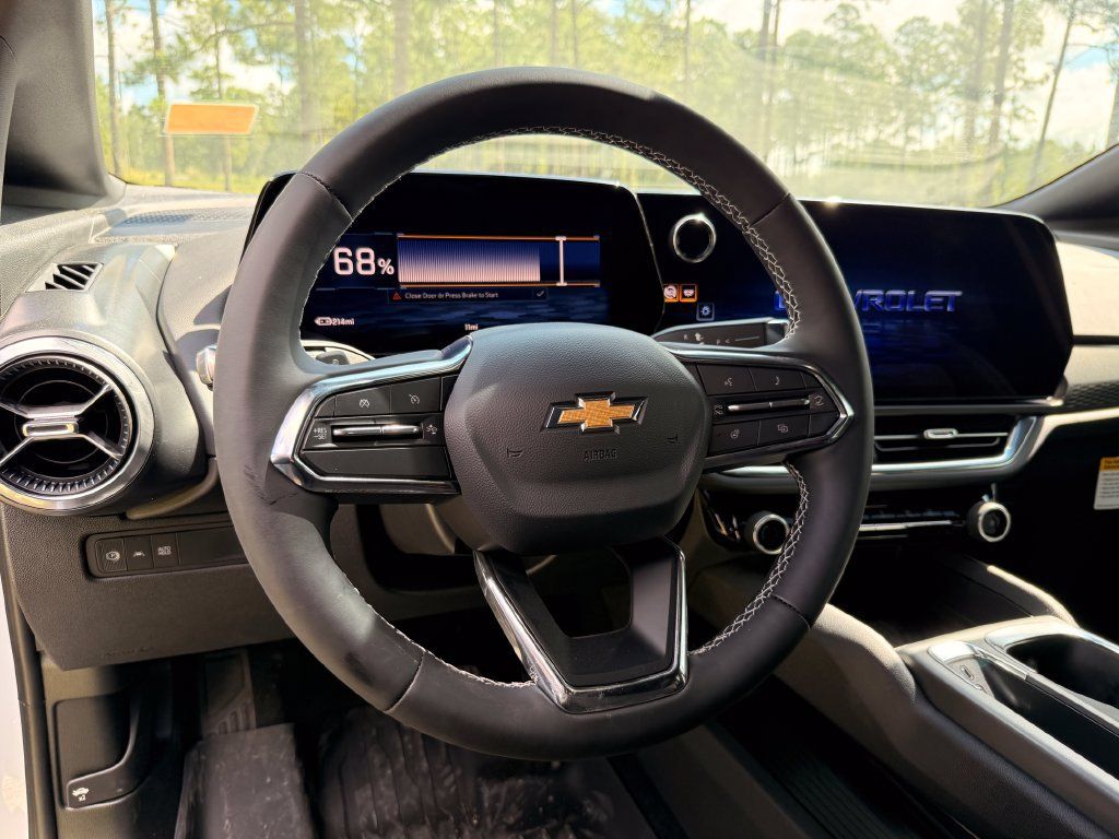 New 2026 Chevrolet Equinox EV LT w/ Comfort Package AWD/4WD image 15