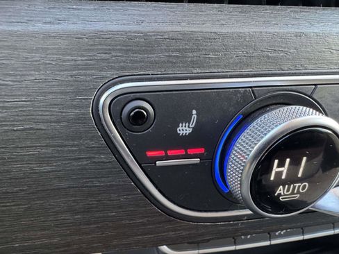 Used 2019 Audi A4 2.0T allroad Premium w/ Convenience Package image 33