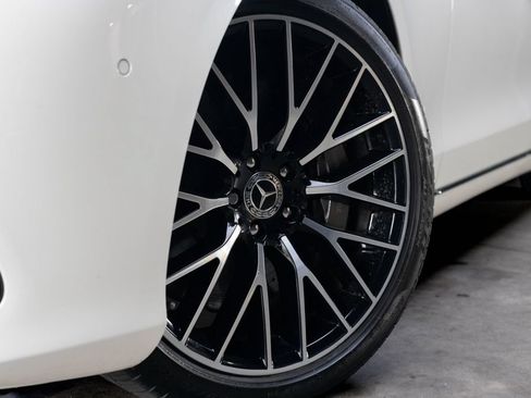 Used 2022 Mercedes-Benz S 580 4MATIC Sedan image 2